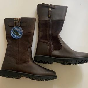 NWOT Girls Timberland boots